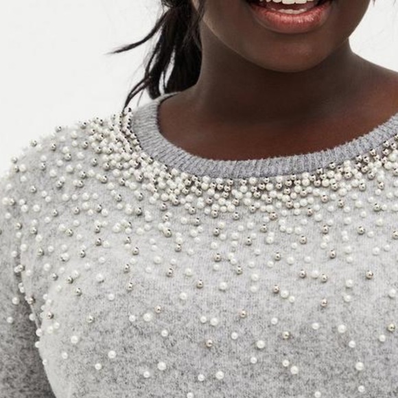 Torrid Sweater Gray w/ Pearls at Neck Super Soft Plush Crew Neck Knit Sz 1X (1) - Picture 3 of 15